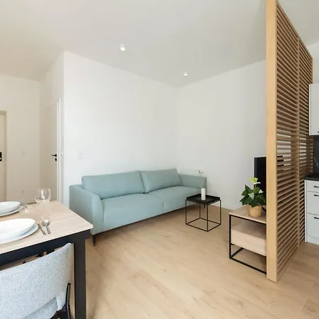 アパート The Bank